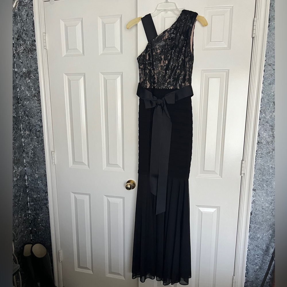 Black lace mermaid formal dress size 2 worn once